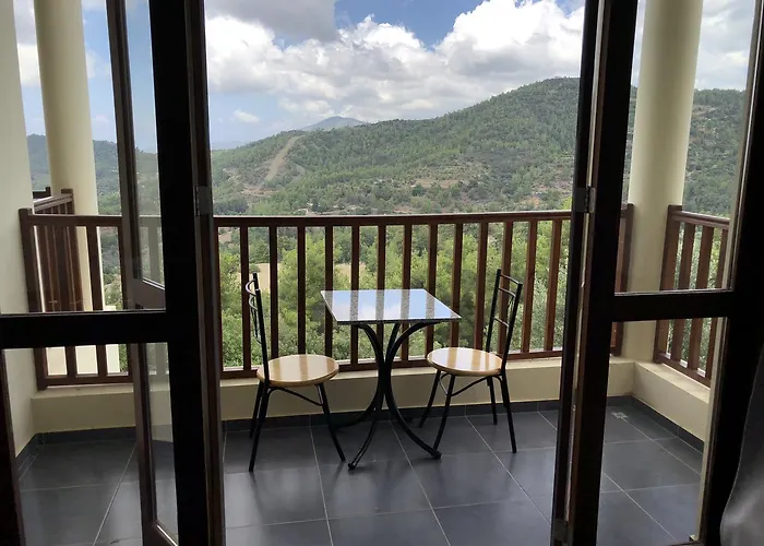 Demetriou Paradisos Hills