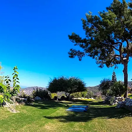 Demetriou Paradisos Hills Hotel