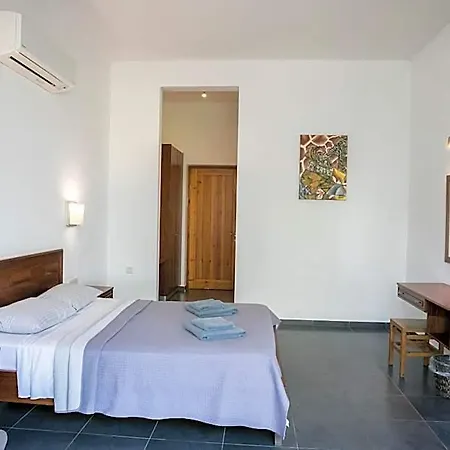 Demetriou Paradisos Hills Hotel