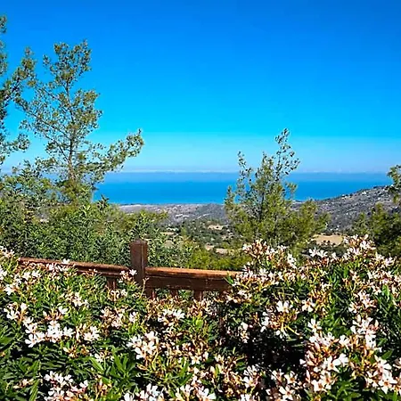فندق Demetriou Paradisos Hills 3*