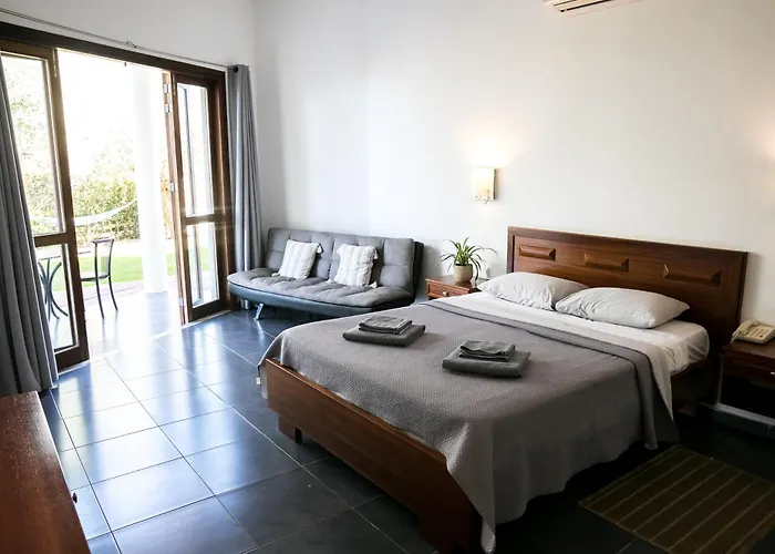 Demetriou Paradisos Hills Hotel