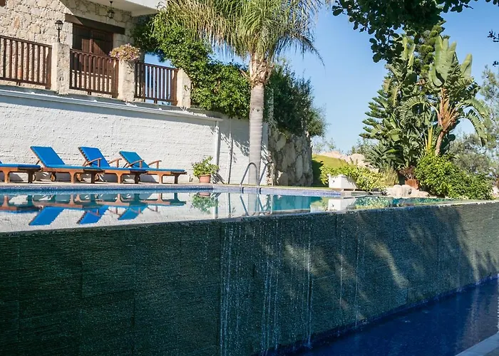 Demetriou Paradisos Hills